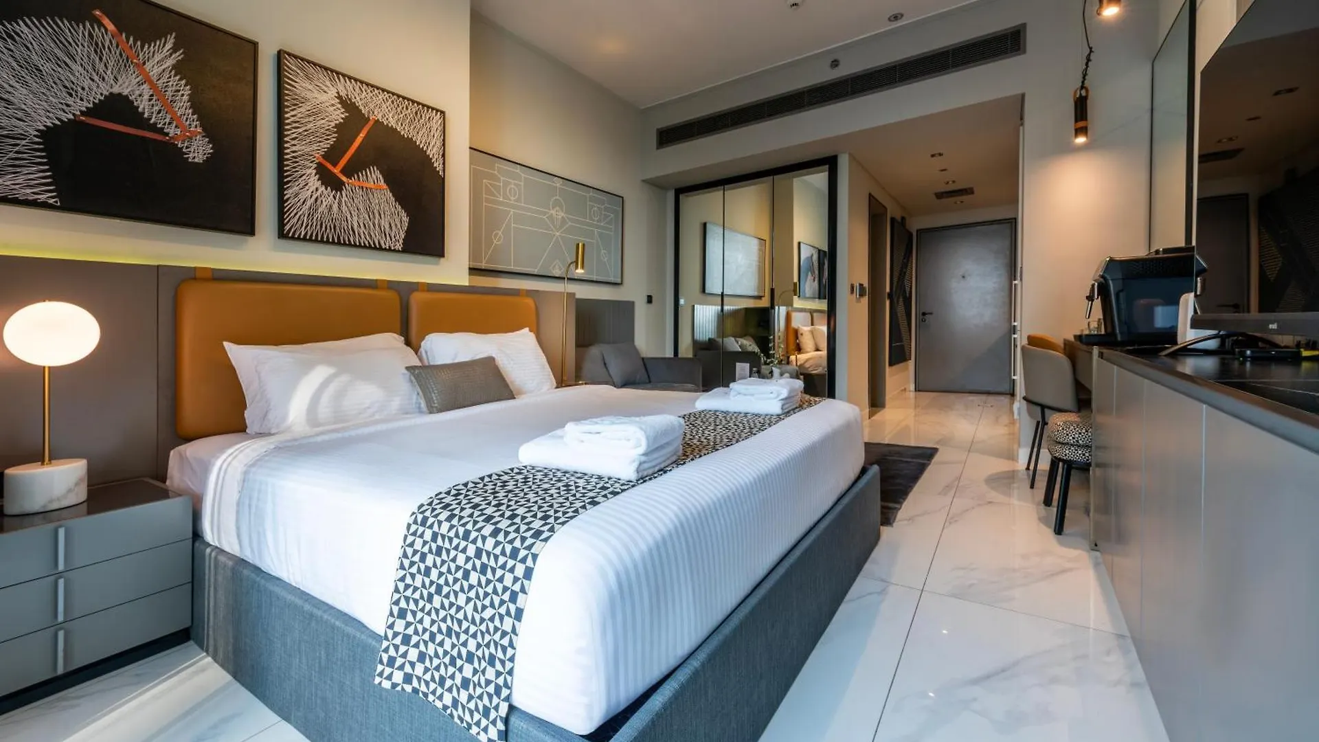 Canal View Studio Downtown - Near Dubai Mall & Burj Khalifa - Mag 318