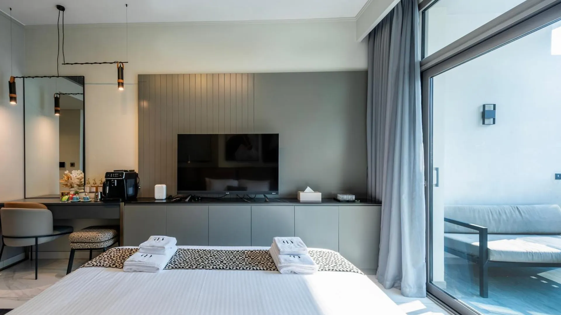 Canal View Studio Downtown - Near Dubai Mall & Burj Khalifa - Mag 318 Apartment