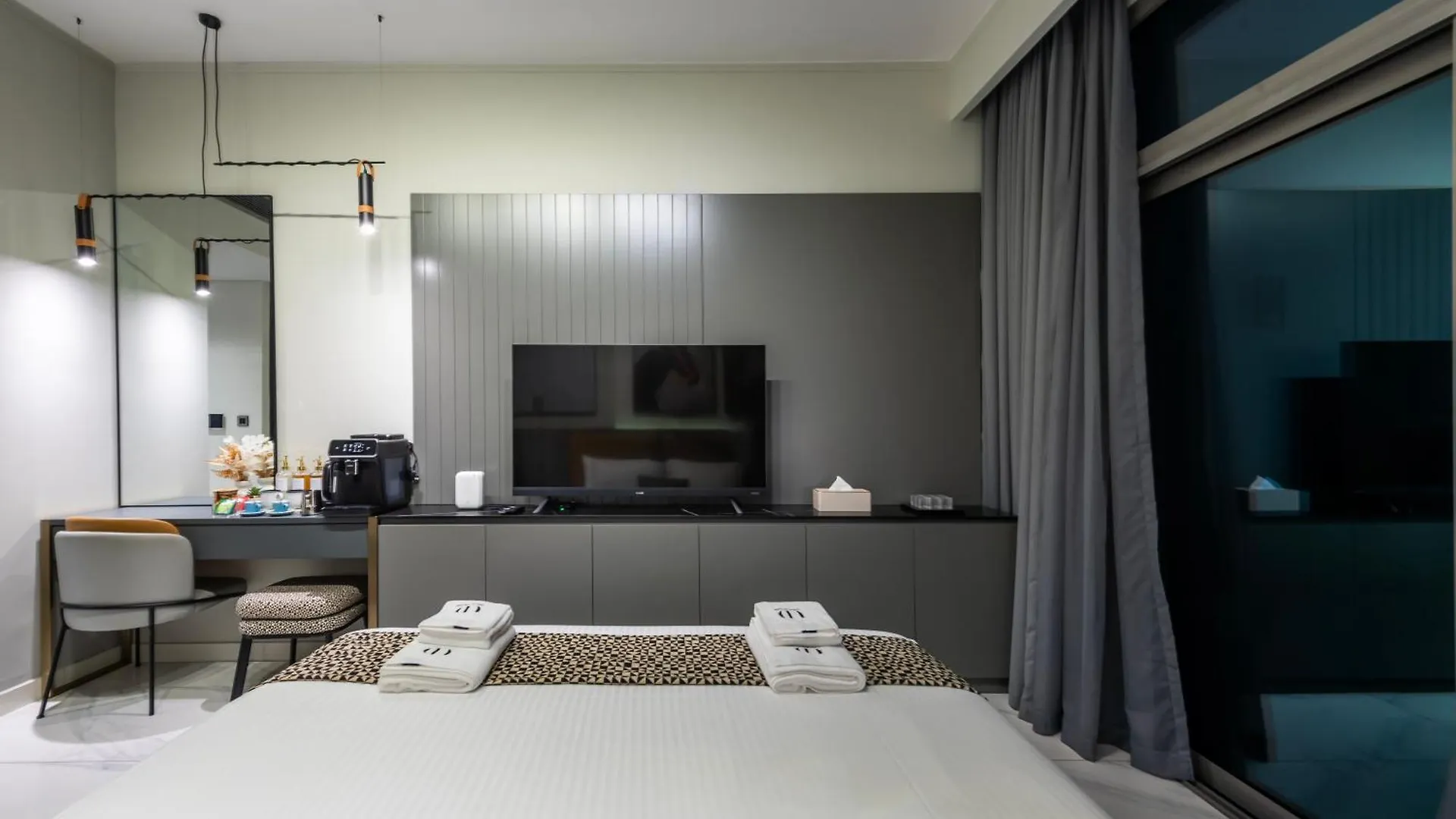 Canal View Studio Downtown - Near Dubai Mall & Burj Khalifa - Mag 318 0*,
